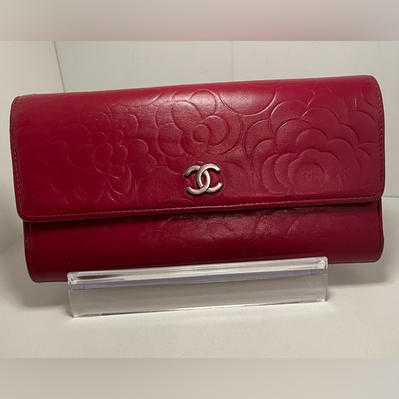 Chanel embossed long wallet - Picture 5 of 10